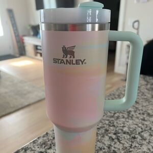 40 oz watercolor Stanley gently used